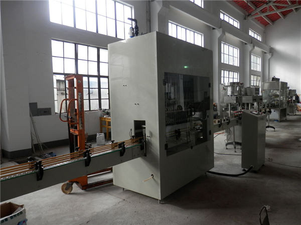 Llençador automàtic de lleixiu a la Xina