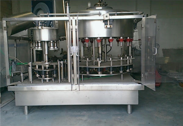 Màquina d'ompliment d'ampolles de perfum de pressió negativa de 10 caps