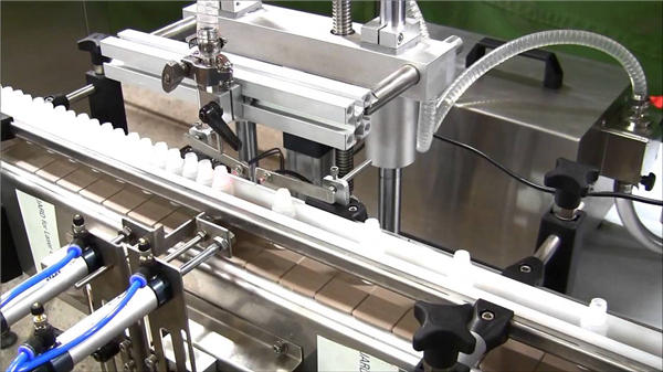 Màquina automàtica d'ompliment d'ampolles d'e-líquid d'alta velocitat
