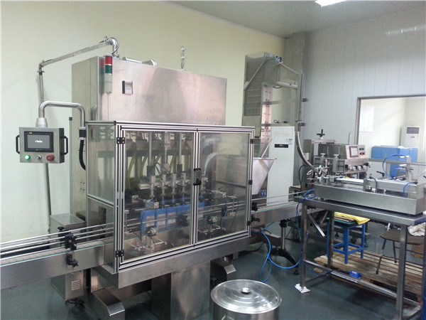 Màquina automàtica per omplir oli de motor de 6 caps